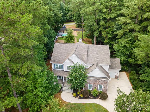 3rd image of 120 Riverwood Rd