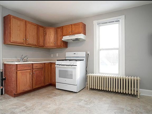 4th image of 1976 Hyacinth Ave E #1