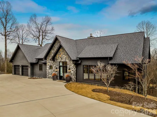 241 Tower Cir, Laurel Park, NC 28739