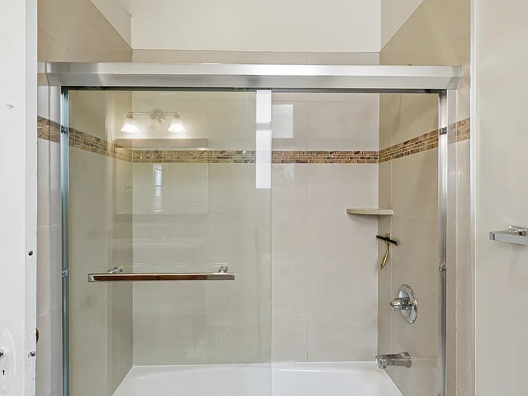 749 Clayton St #747 — Photo 18