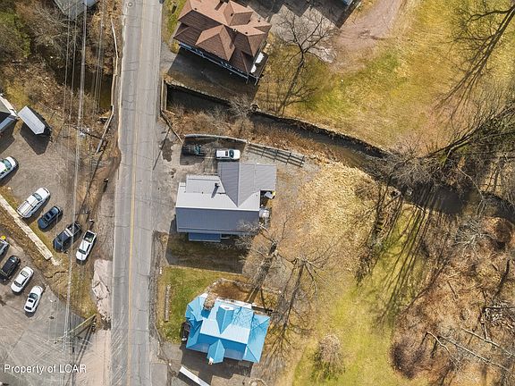 3rd image of 1004 Lower Demunds Rd