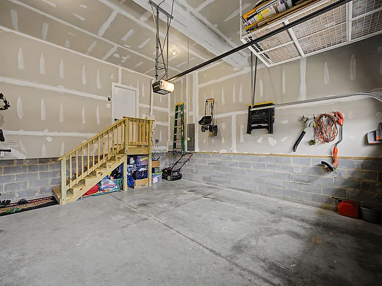 18307 Sagamore Dr — Photo 55