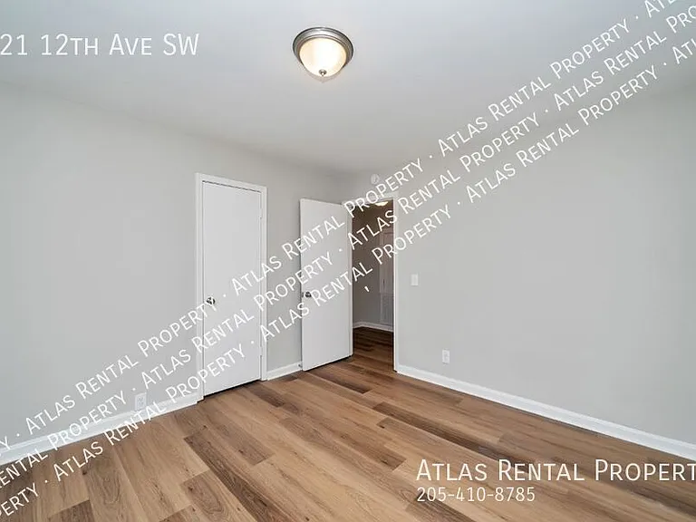221 12th Ave SW — Photo 12