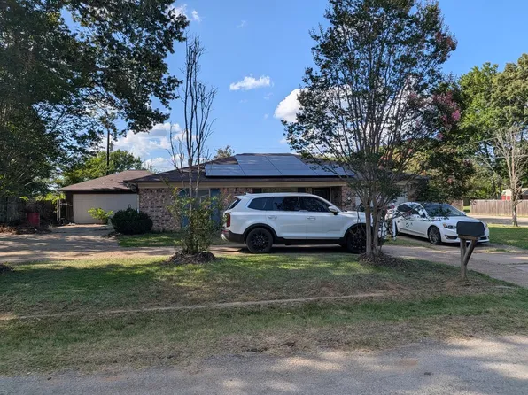 301 Westwood Rd, Palestine, TX 75803