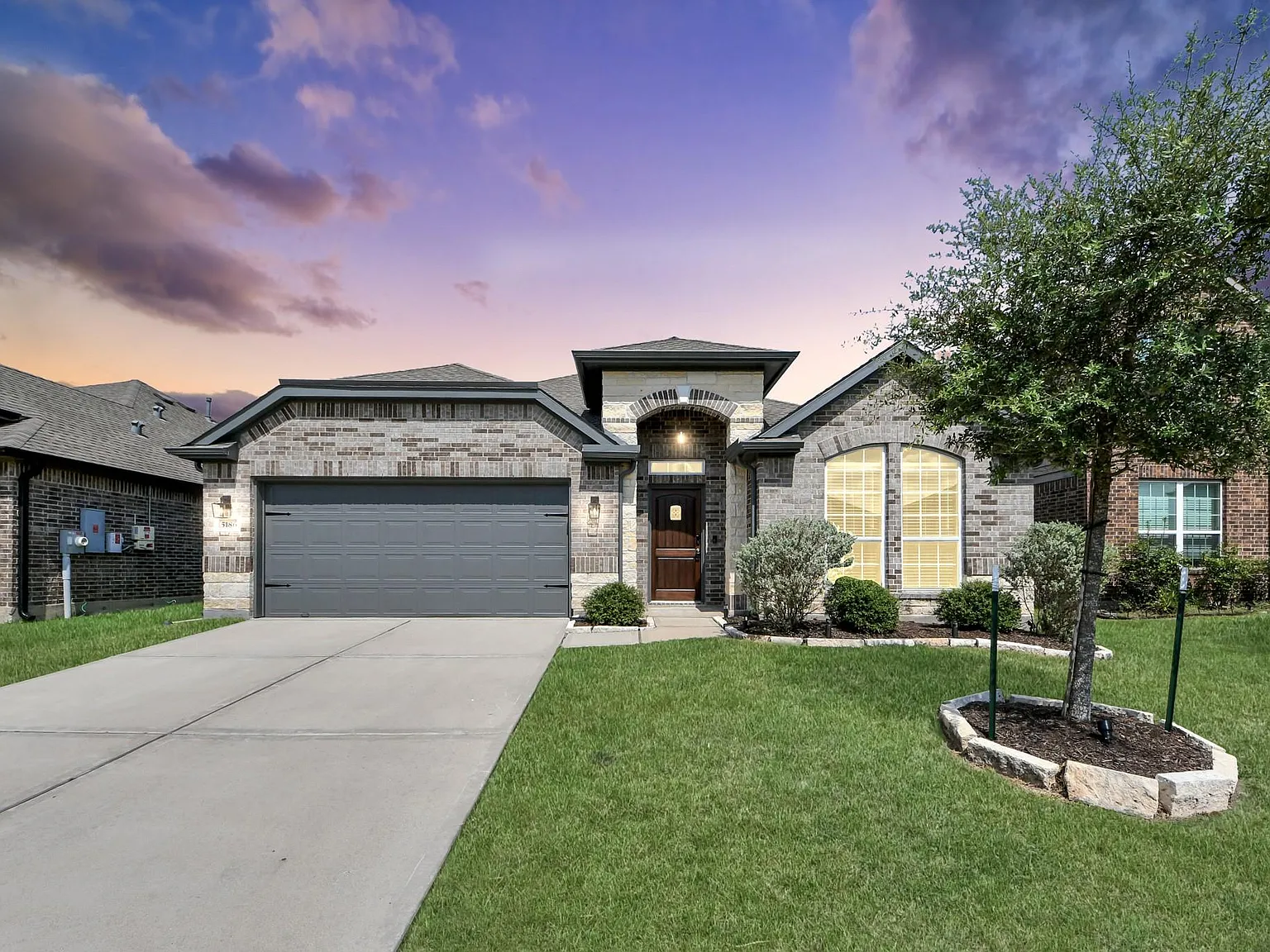 3 bed, 2.0 bath, 1854 sqft, $2,600 — Photo 1