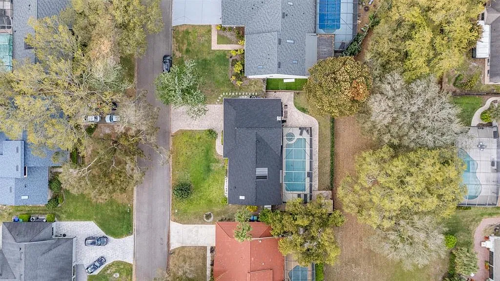 3 bed, 2.0 bath, 1896 sqft, $3,999 — Photo 2