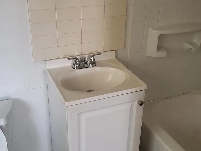 1228 NE Church St — Photo 12