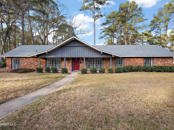 5276 Saratoga Dr, Jackson, MS 39211