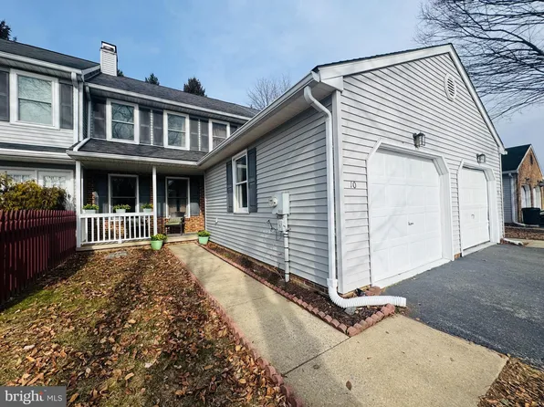10 Townsend Ct, Lancaster, PA 17603
