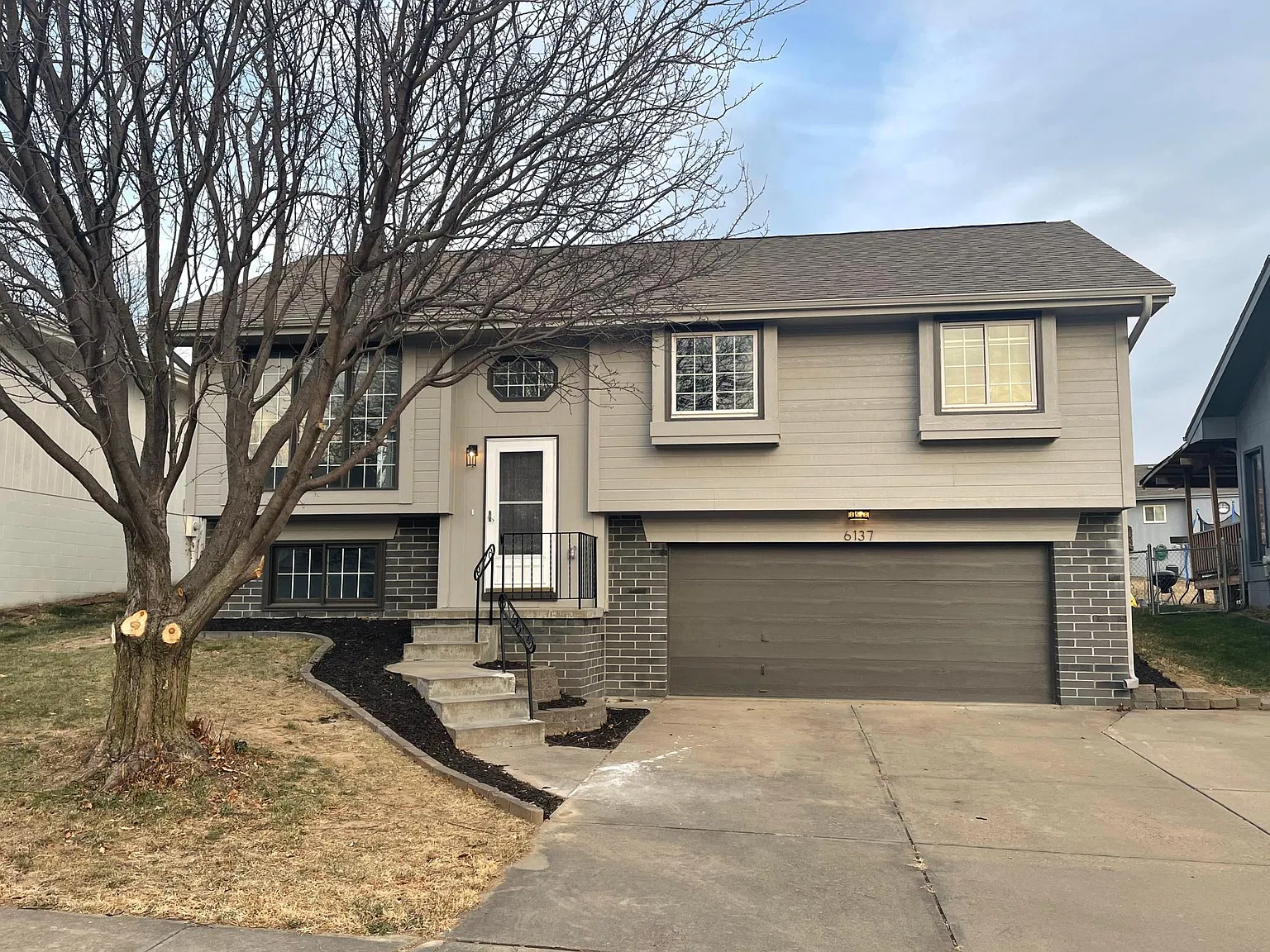 3 bed, 1377 sqft, $2,250 — Photo 2