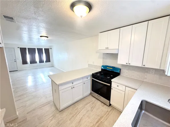 16214 Juniper St APT 2B, Hesperia, CA 92345
