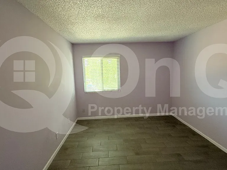1442 N 53rd Dr — Photo 17