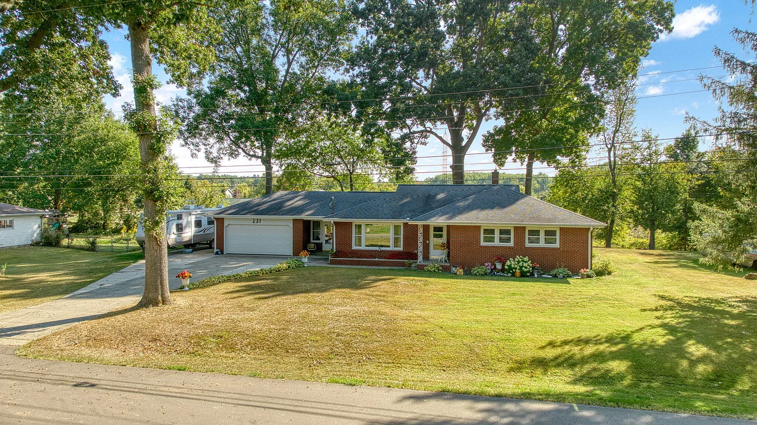 231 Eastlawn Ave photo 1