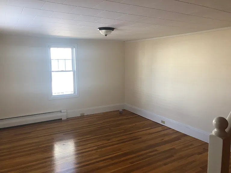 160 Lincoln St — Photo 7