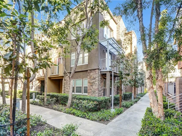226 E Jeanette Ln, Santa Ana, CA 92705