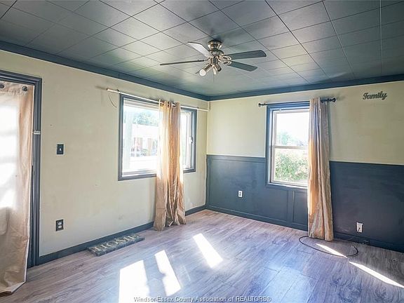 3rd image of 16 McNaughton Ave