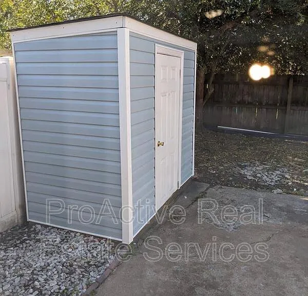 701 Arthur Ave — Photo 13