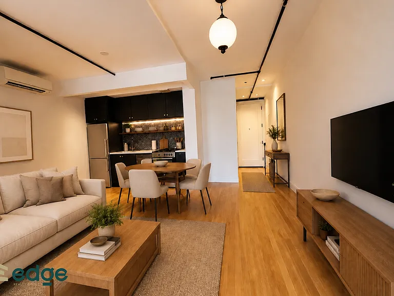 180 N 7th St #301 — Photo 1