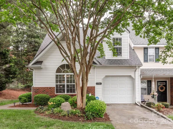 11941 Maria Ester Ct, Charlotte, NC 28277