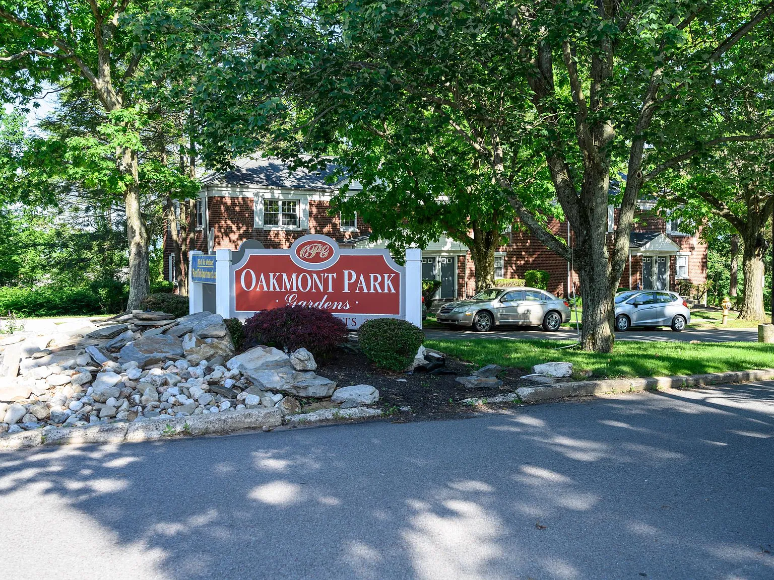 Oakmont Park Apartments — Photo 1