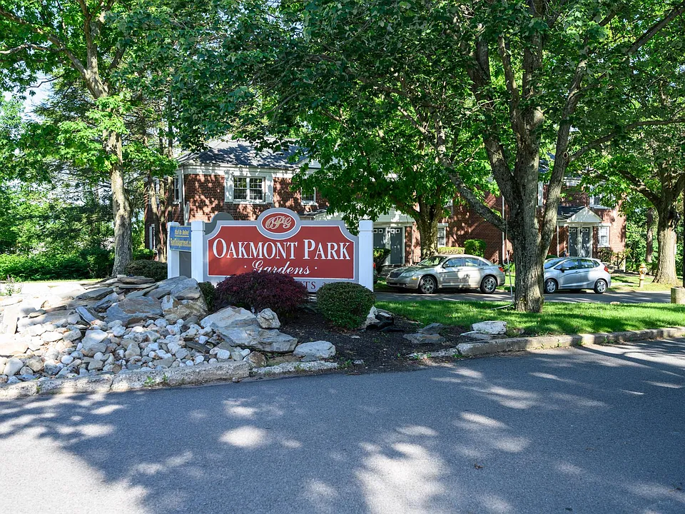 Oakmont Park Apartments