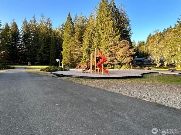 11 N Cutthroat Place, Hoodsport, WA 98548
