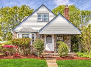 863 N William St, North Baldwin, NY 11510