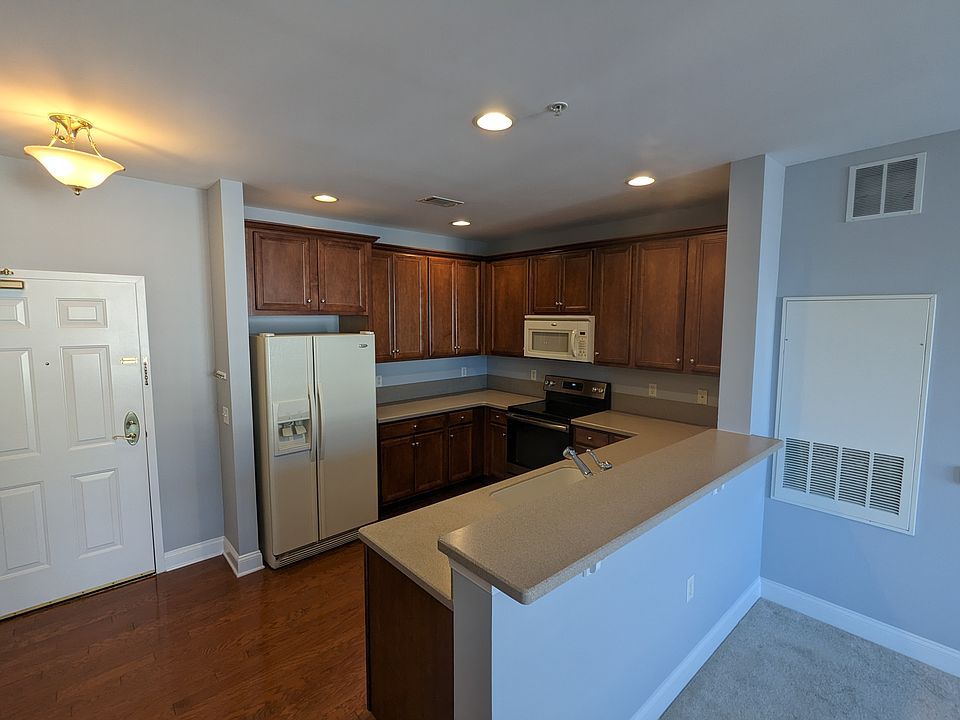 1st image of 7305 Coventry Ct #7305
