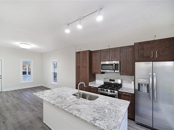 5th image of 4244 N Winthrop Ave