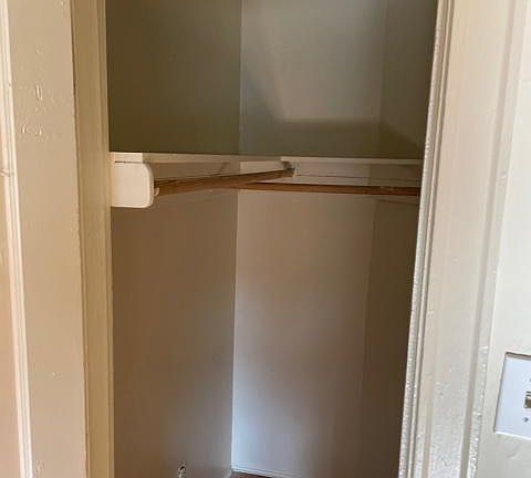 3rd image of 1207 W Franklin St