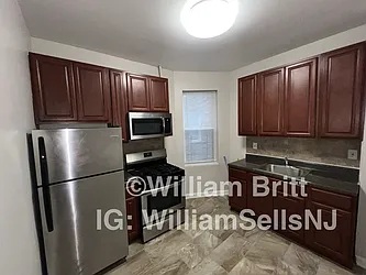 146-150 Manhattan Avenue