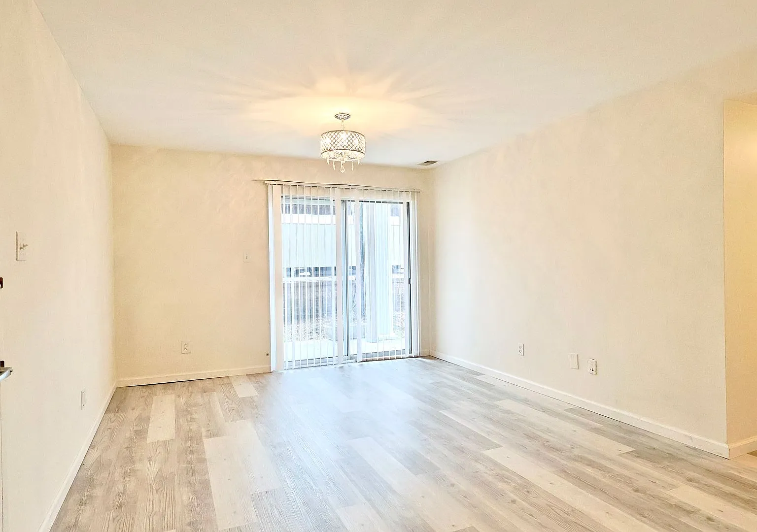Updated 2 Bed 2 Bath with Community Pool — Photo 1