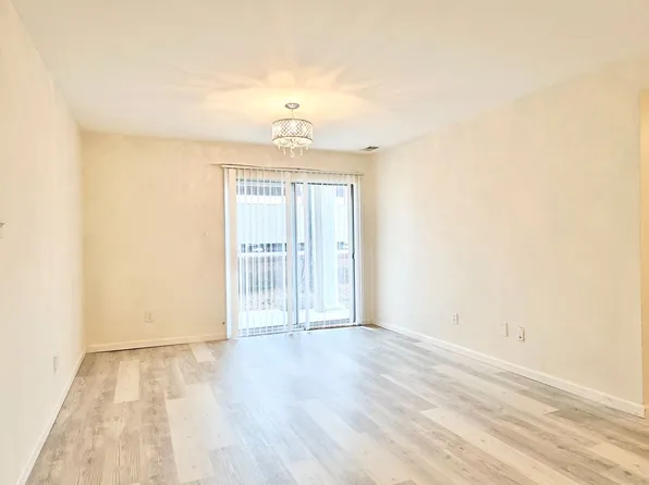 708 Ridgestone Dr APT C, Ballwin, MO 63021