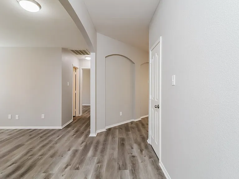 2904 Bourbon St — Photo 3