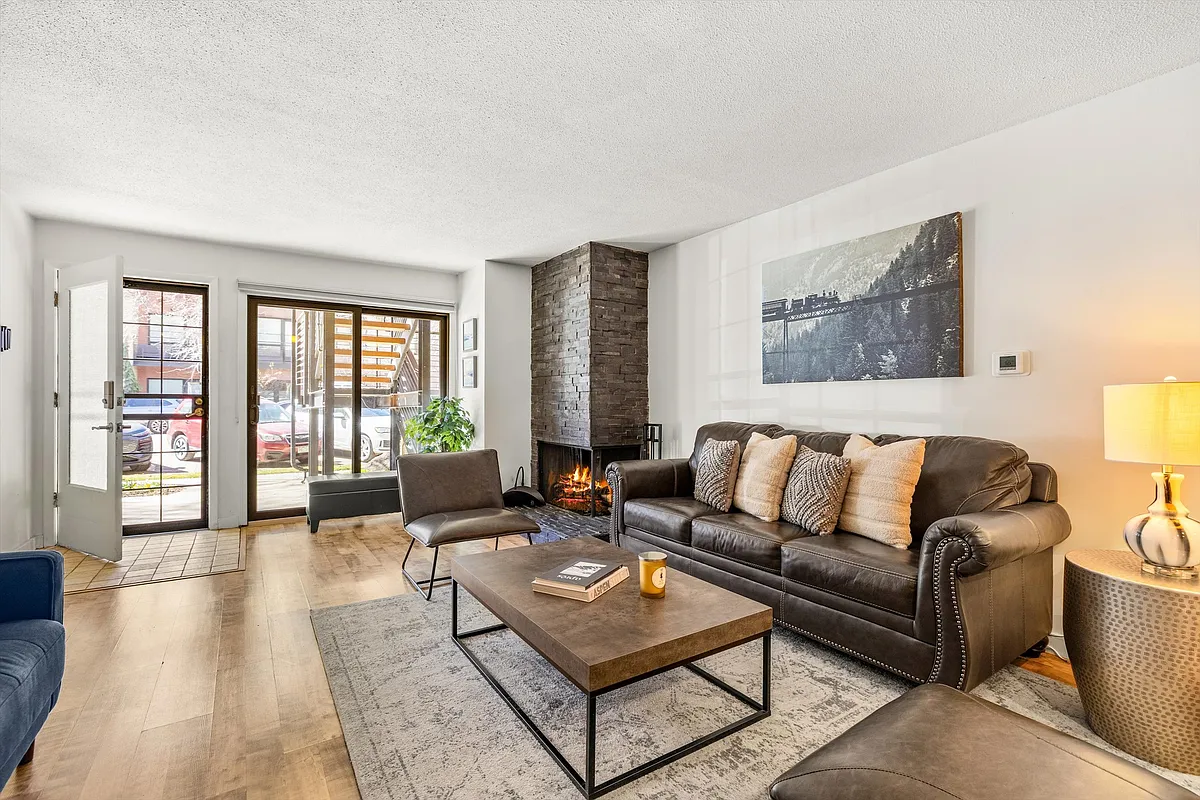 Building Photo - 210 E Cooper Ave #1C
