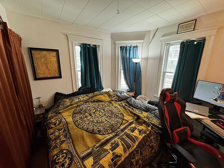 12 Burnham St #4 — Photo 8