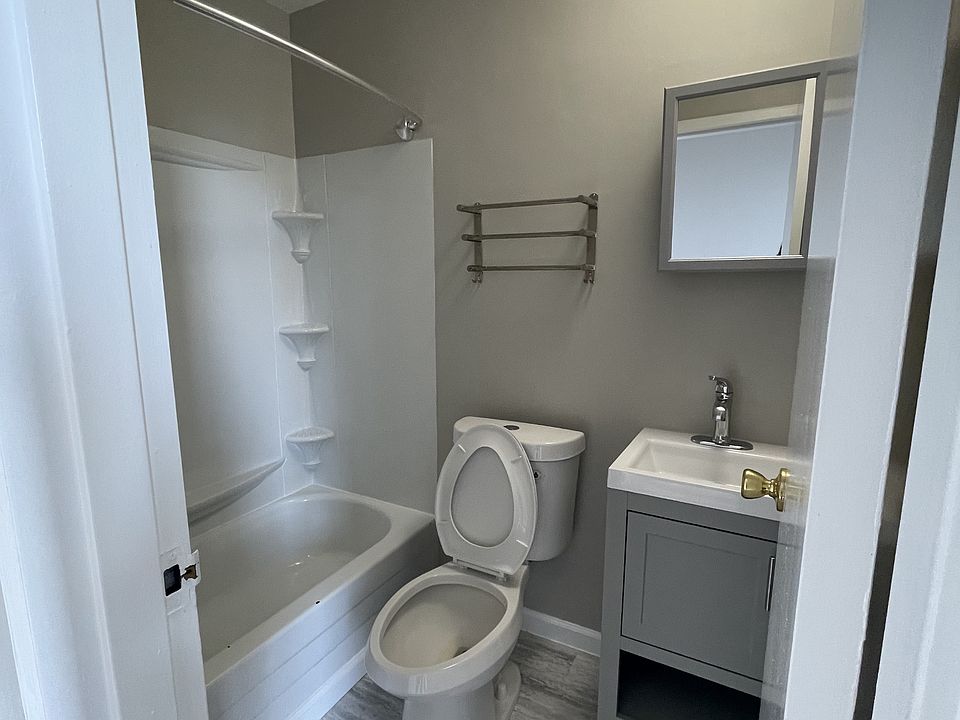 2nd image of 132 W Court St APT 6