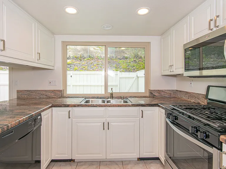 3706 Yale Dr — Photo 13