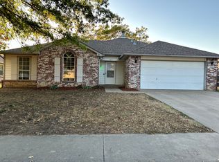 2317 SW Quail Run Dr, Claremore, OK 74019