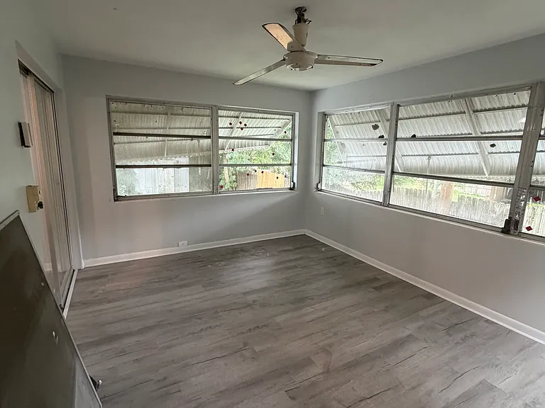 26 Beverly Hills Blvd — Photo 4