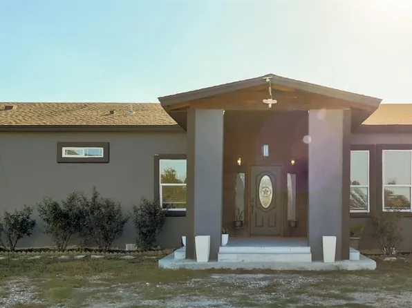 243 Hershal Ln, Cedar Creek, TX 78612