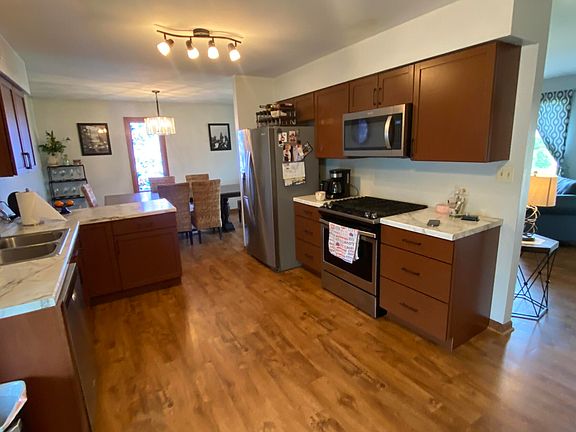 3rd image of 1602 Cozy Ln