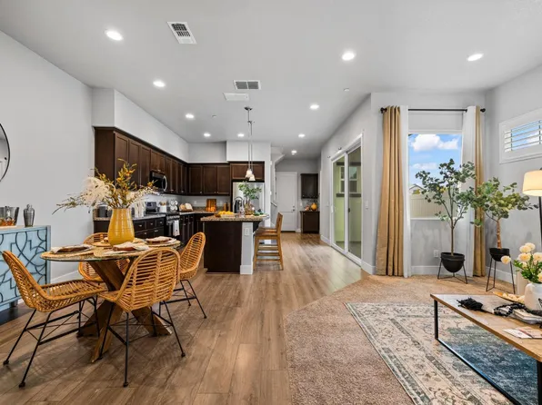 3275 Warbler Ct, West Sacramento, CA 95691