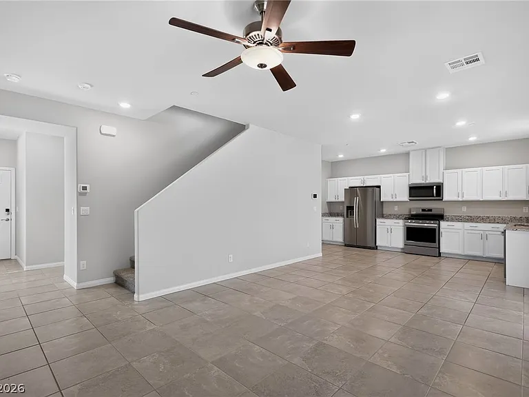 371 Scarlet Pine Ct — Photo 2
