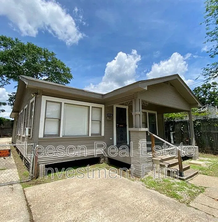 1416 Natalie St