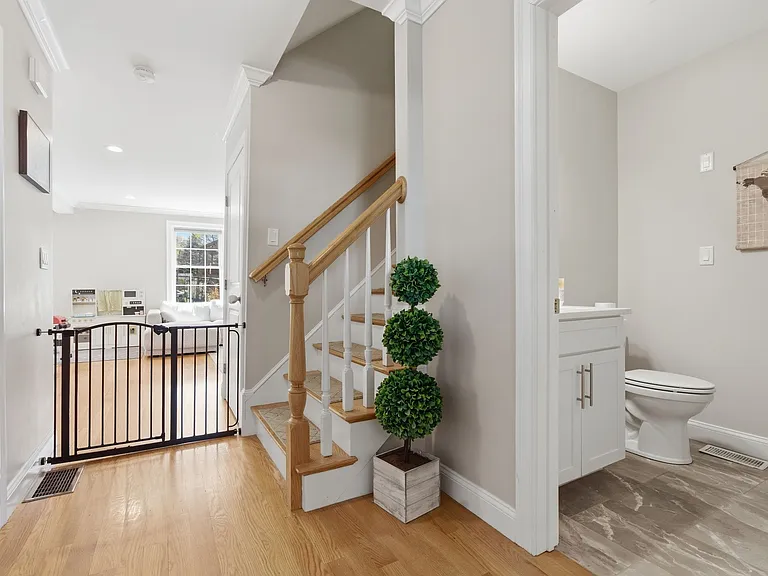 7 Spring Ct #A — Photo 15