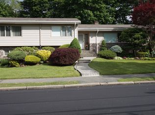 82 Sharpe Rd, Newton, MA 02459