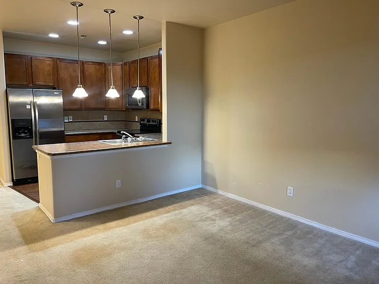 4717 Rowland Hts — Photo 21