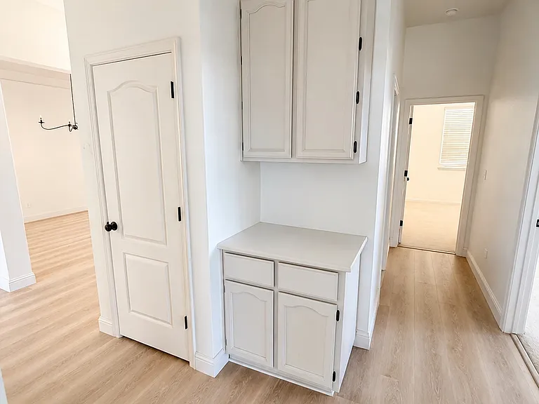 973 Piermont Ct — Photo 6
