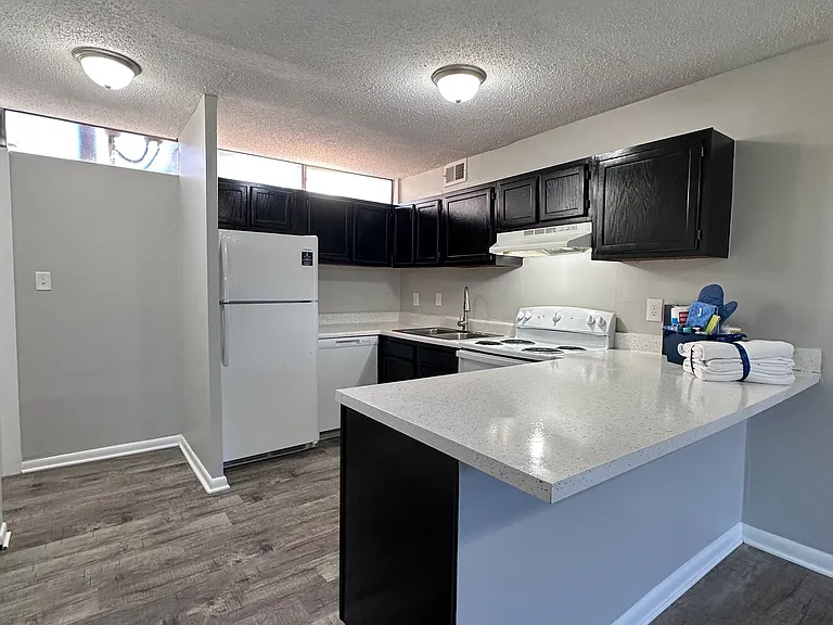 The Hammond Apartments — Photo 39